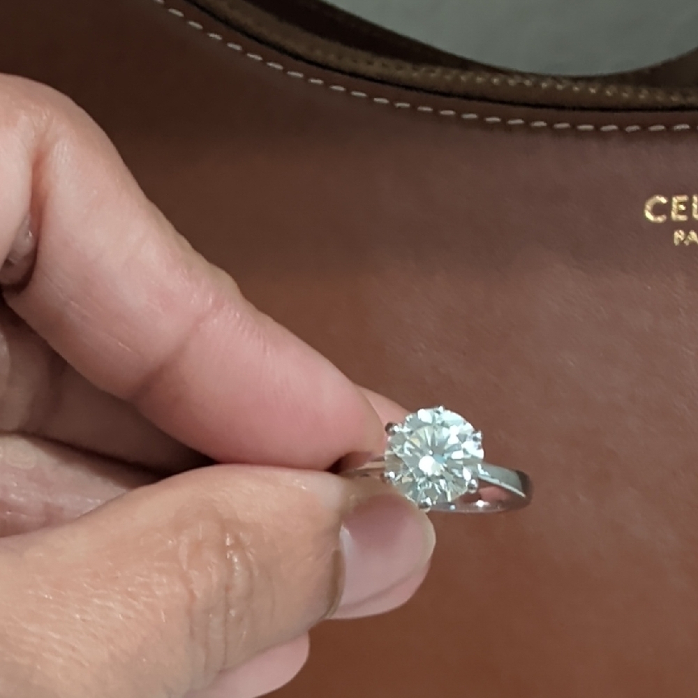 Elegant  Ring with Clear Gemstone